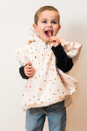 Poncho imperméable trait