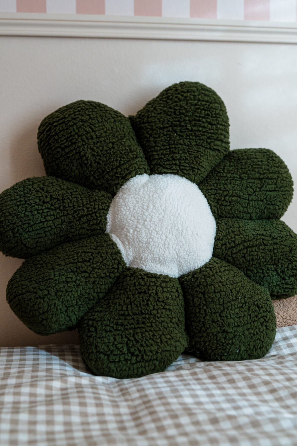 Coussin fleur kaki coeur blanc et rose – Image 2