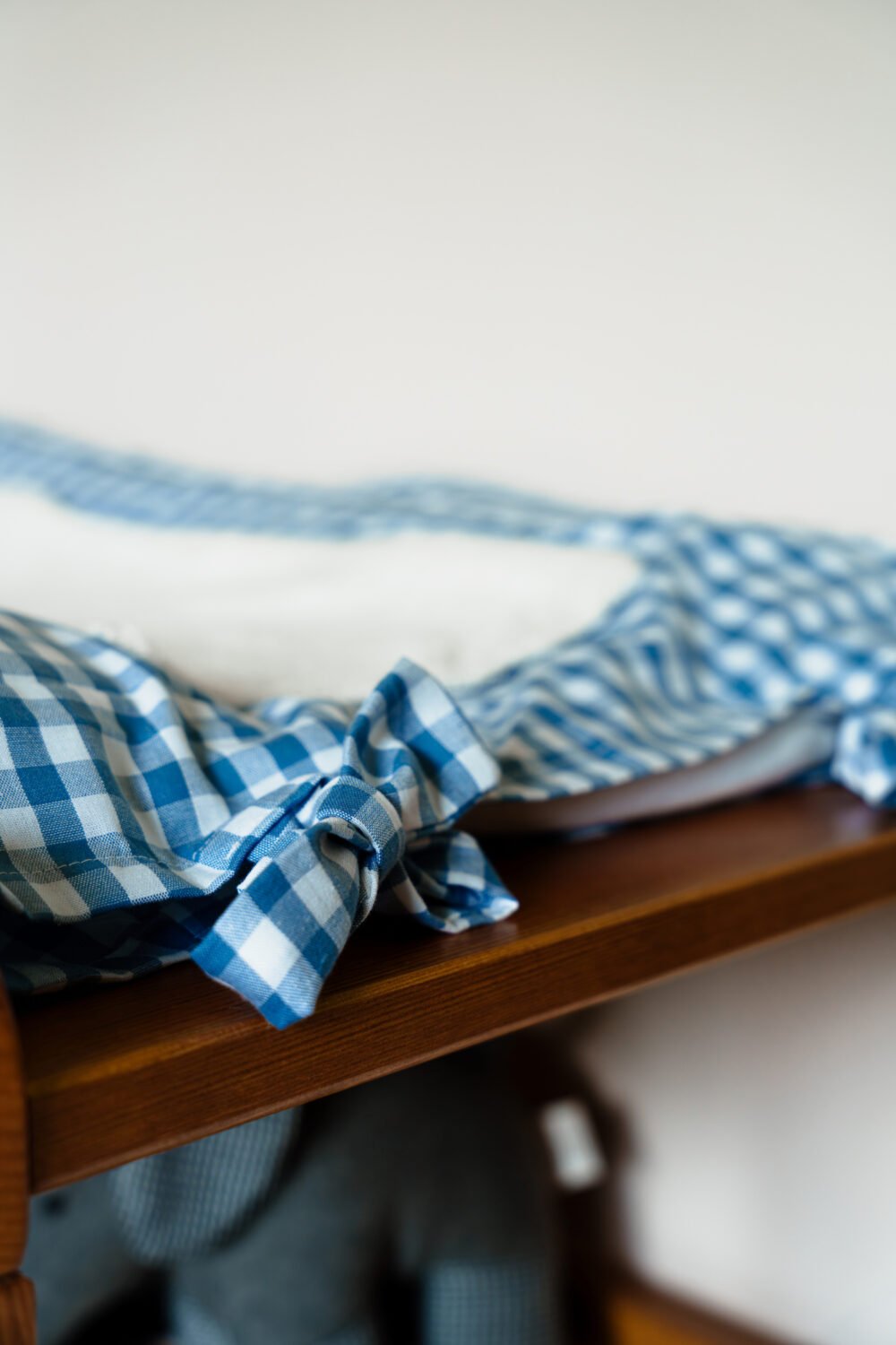 Housse matelas à langer vichy bleu – Image 3