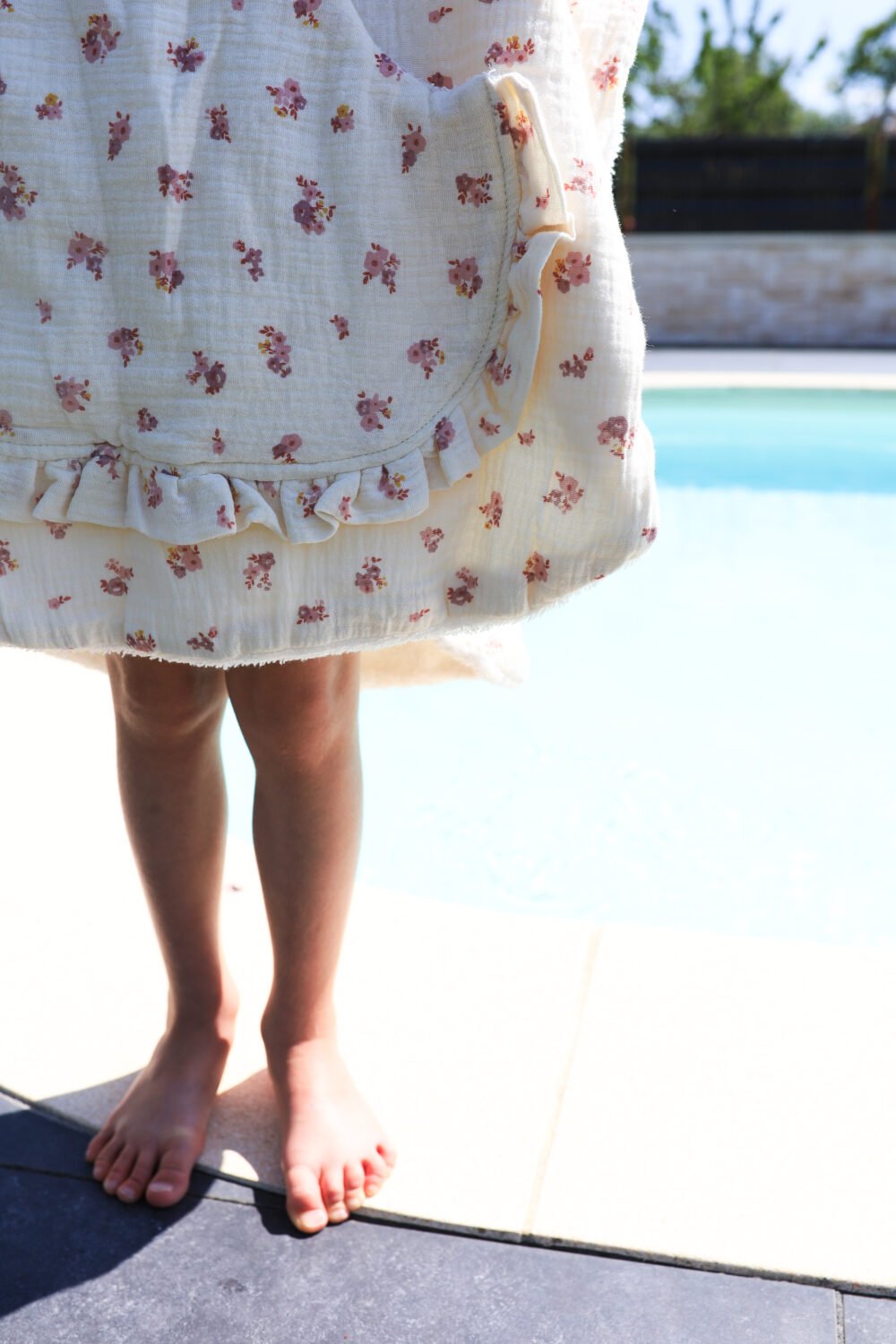 Poncho de bain fleuris Paola – Image 2