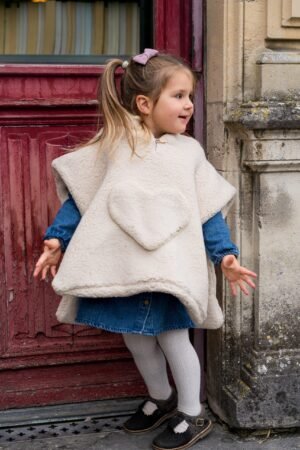 Poncho poche coeur moumoute écru