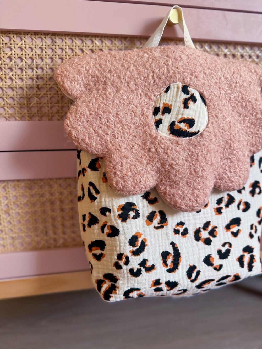 Sac à dos rabat fleur Lou – Image 2