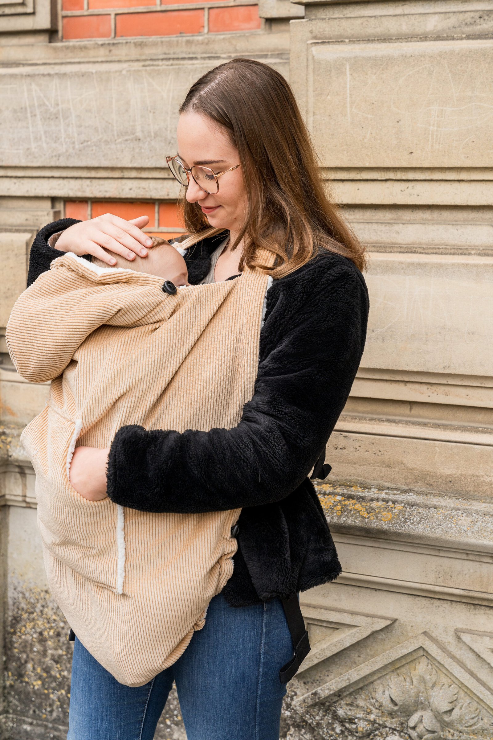 Couverture de portage velours camel – Image 3