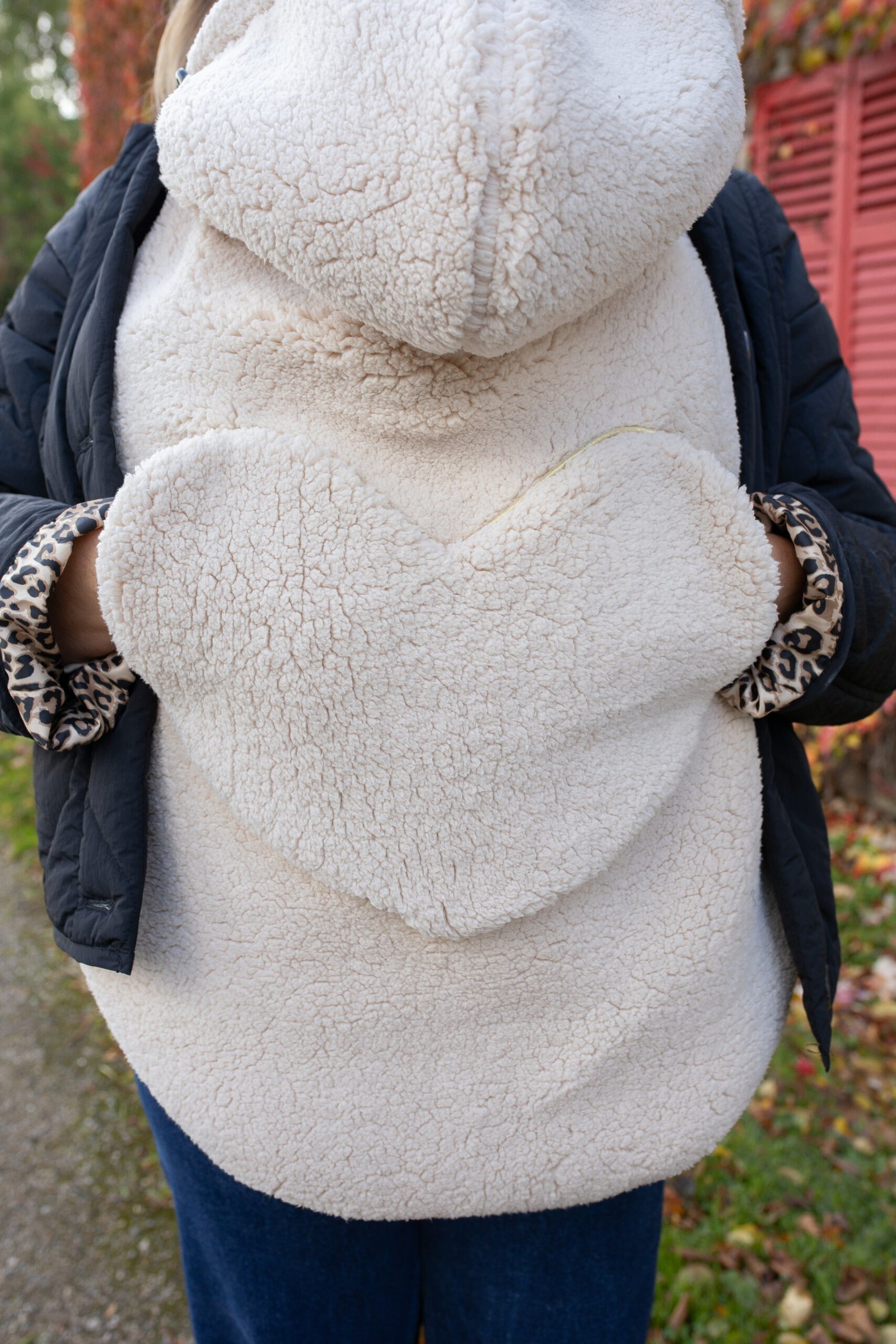 Couverture de portage poche coeur liseré doré – Image 3