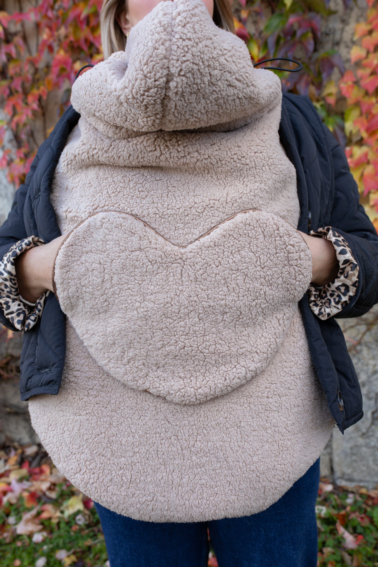 Couverture de portage poche coeur moumoute beige – Image 2