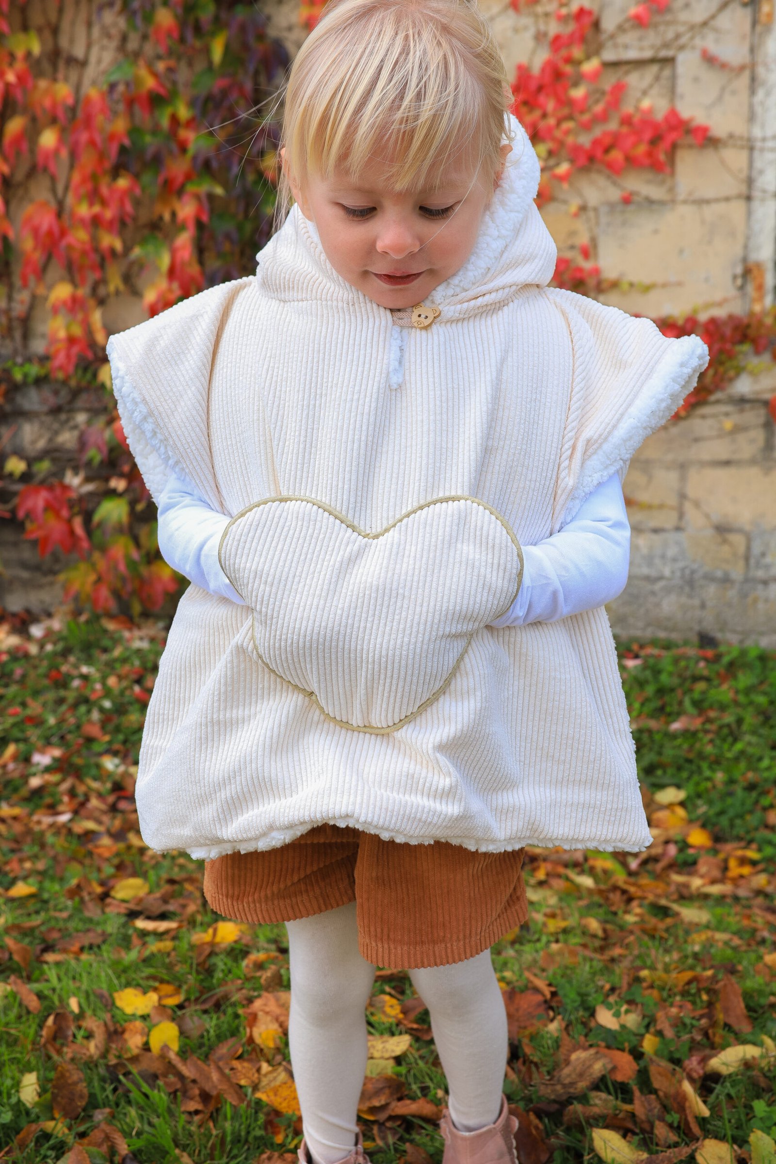 Poncho poche coeur velours écru