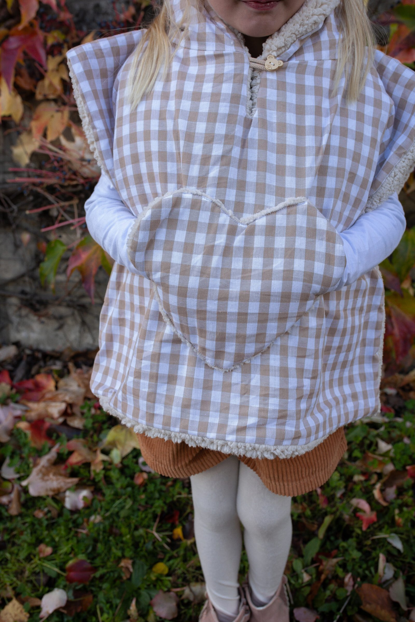 Poncho poche coeur vichy camel – Image 2