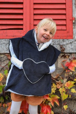 Poncho poche coeur velours noir