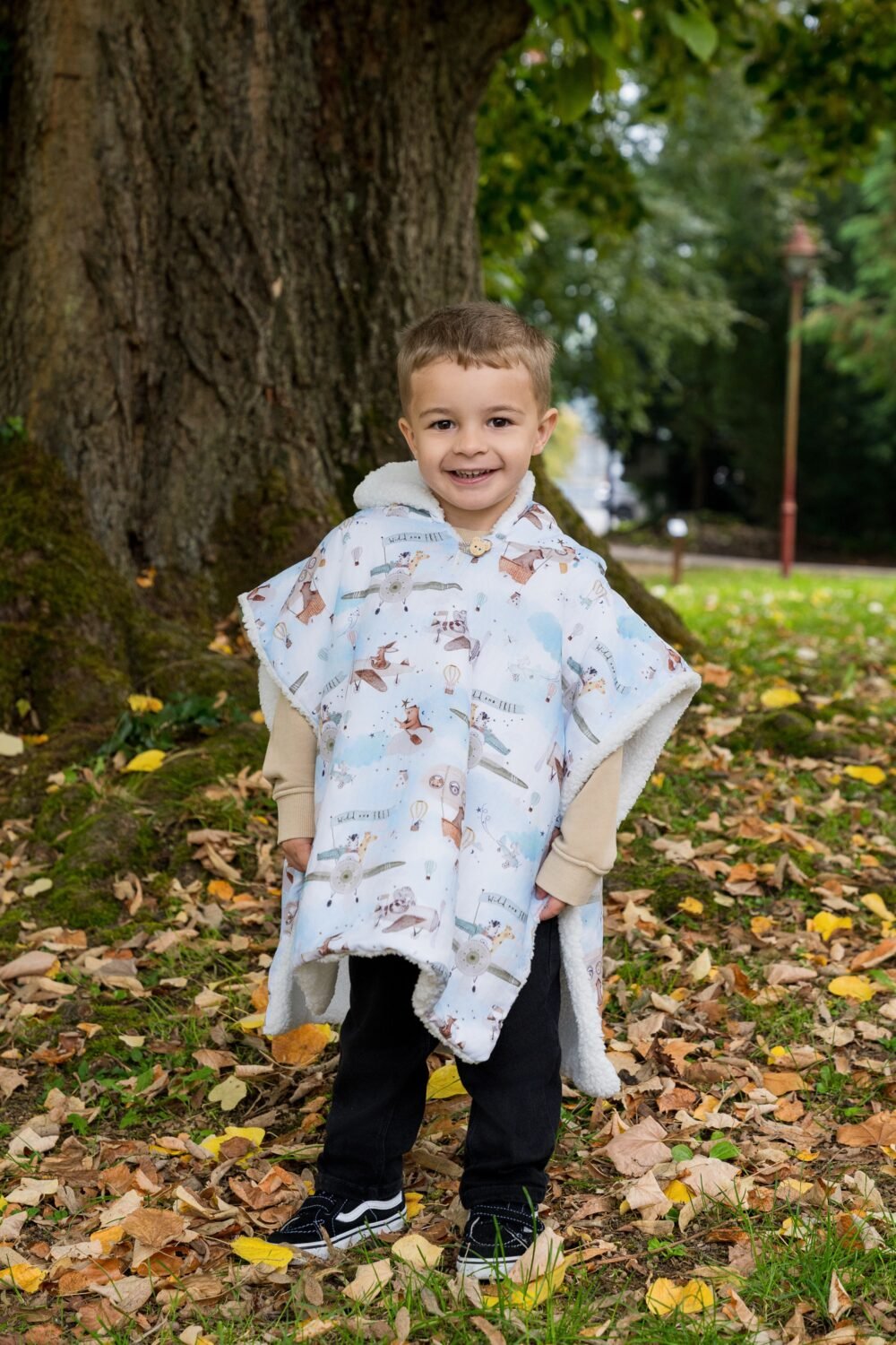 Poncho imprimé avion – Image 2
