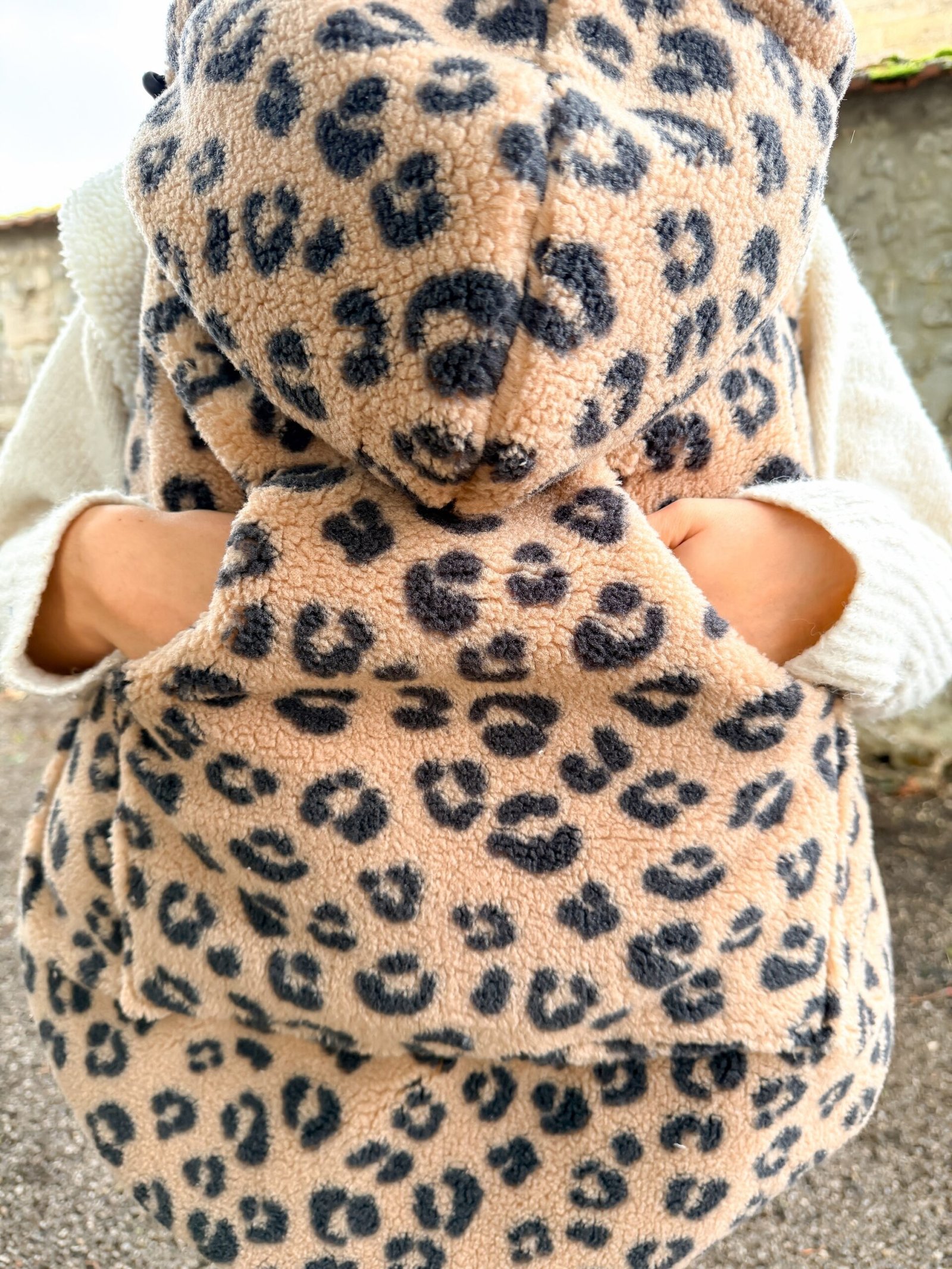 Édition limité: Couverture de portage moumoute léopard – Image 3