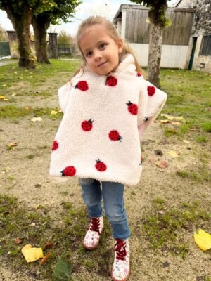 Poncho moumoute coccinelle