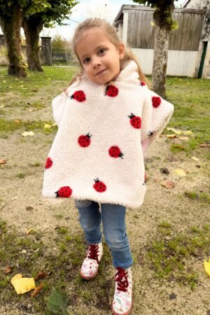 Poncho moumoute coccinelle