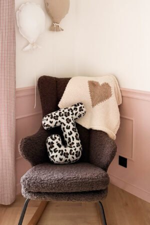 Coussin lettre leopard à personnaliser