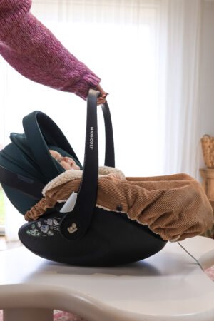 Couverture de cosy velours camel