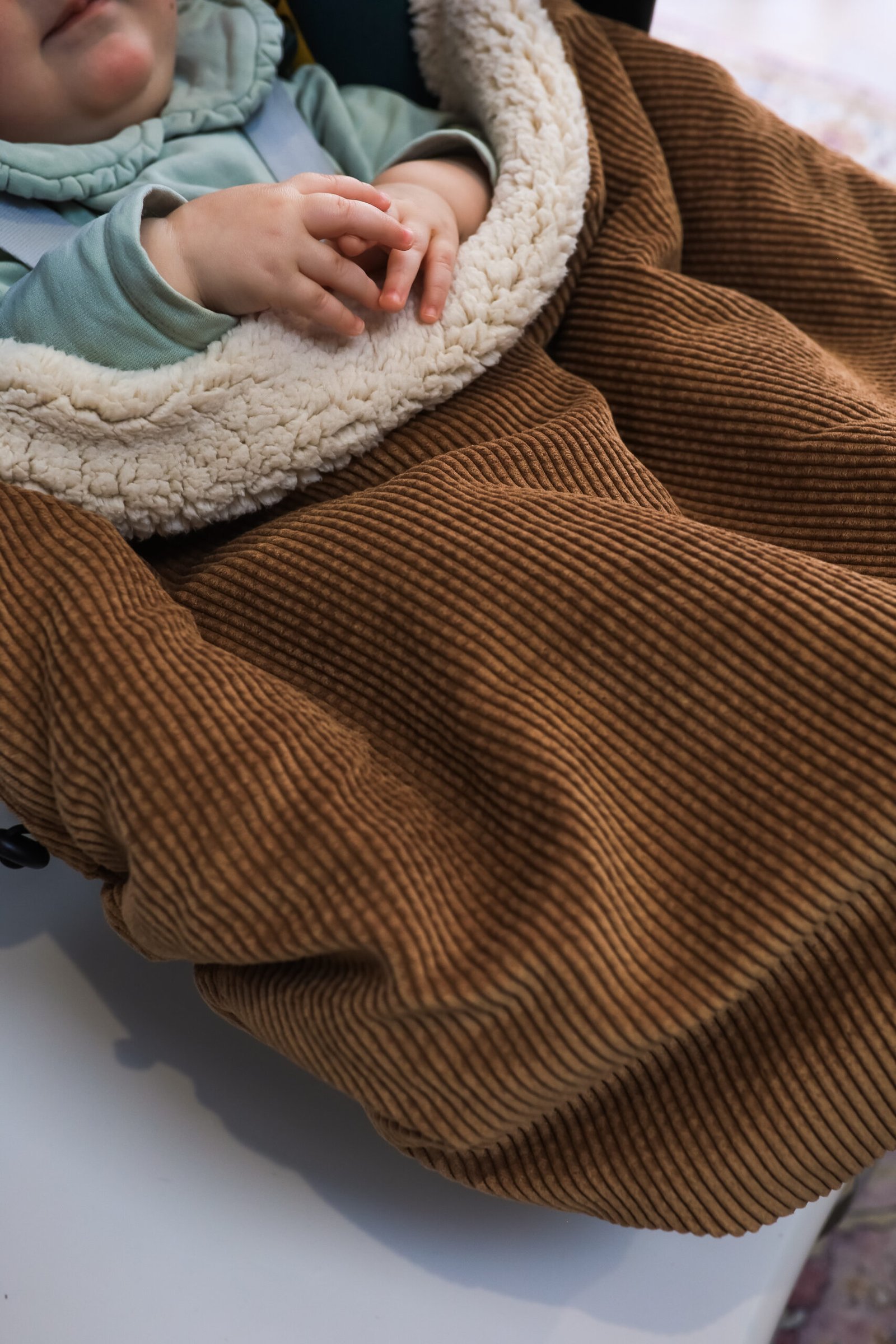 Couverture de cosy velours camel – Image 3