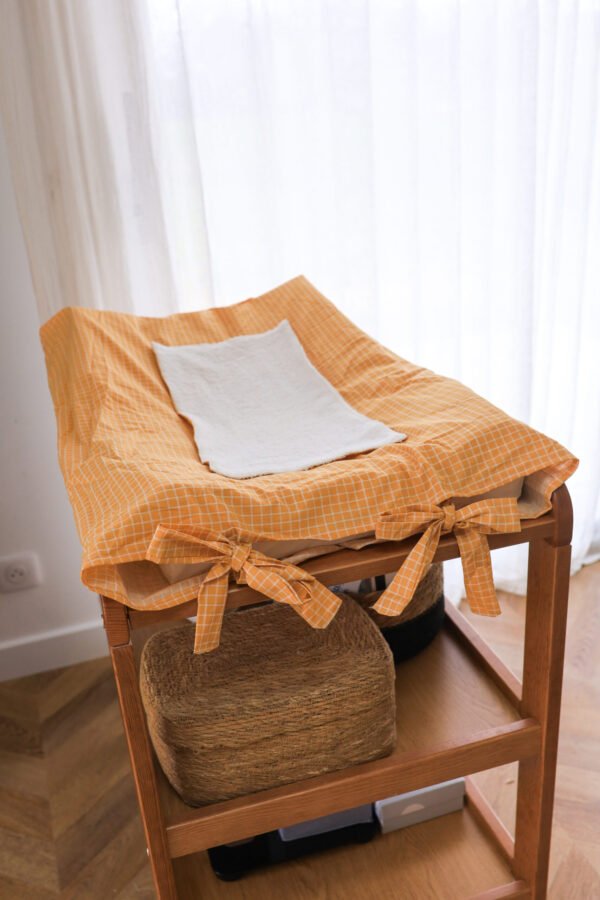 Housse matelas à langer quadriller