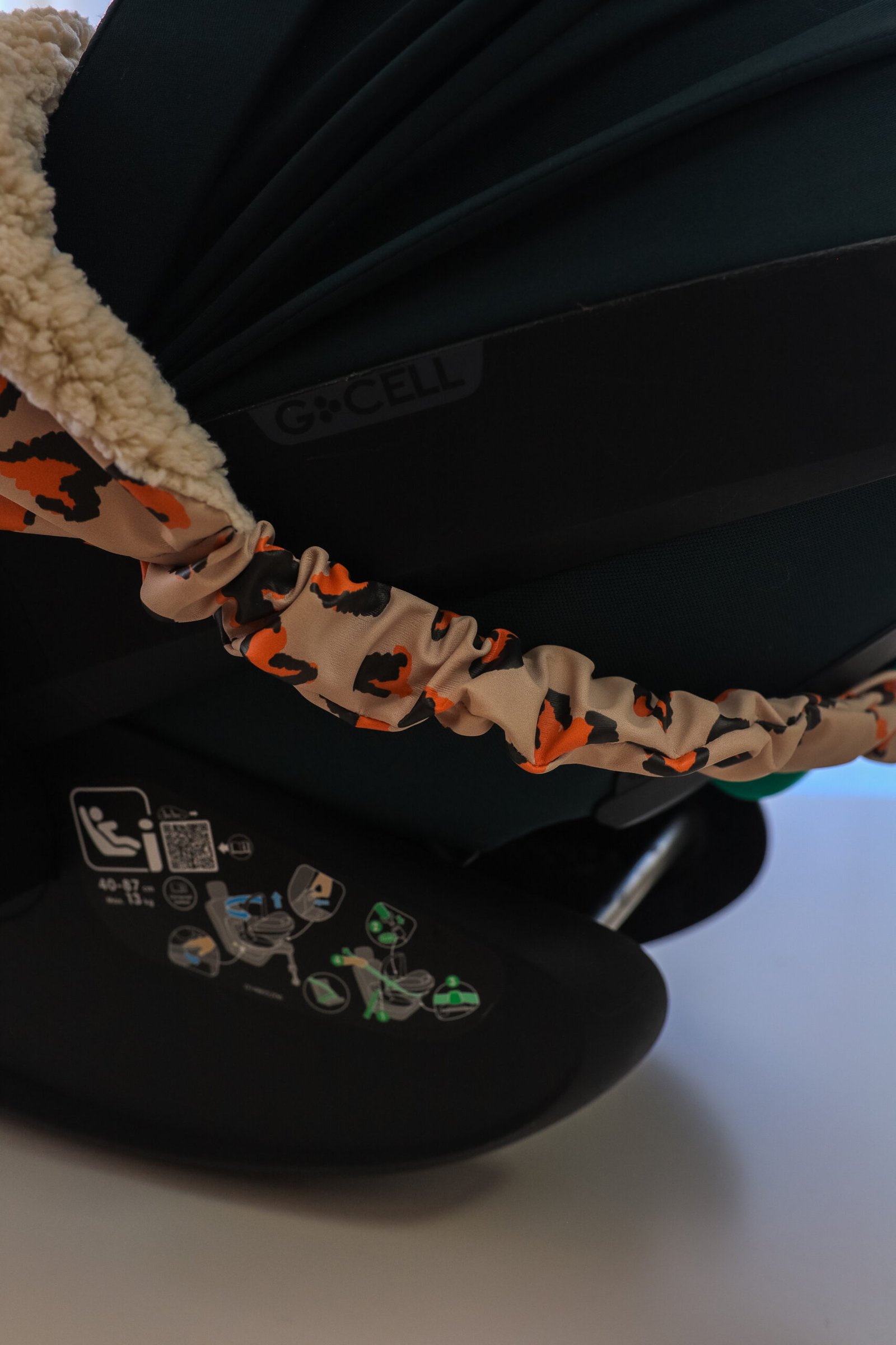 Couverture de cosy imperméable léopard coeur – Image 5