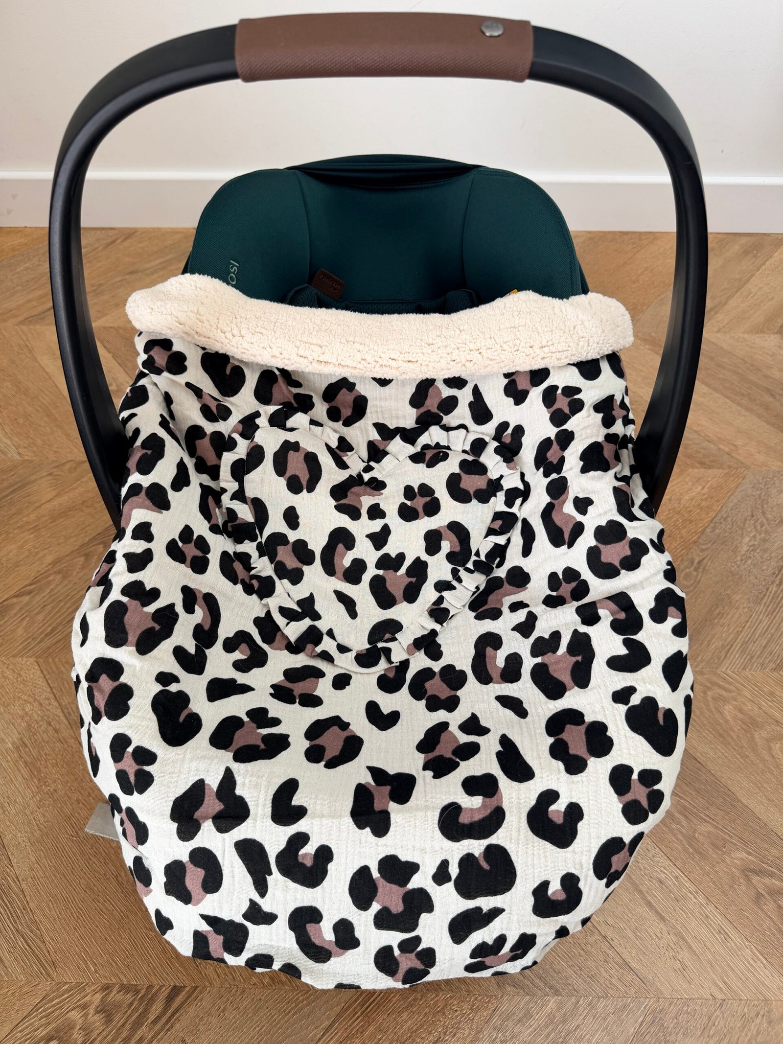 Couverture de cosy froufrou léopard félin – Image 2