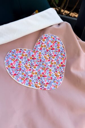 Couverture de cosy imper rose coeur Maria