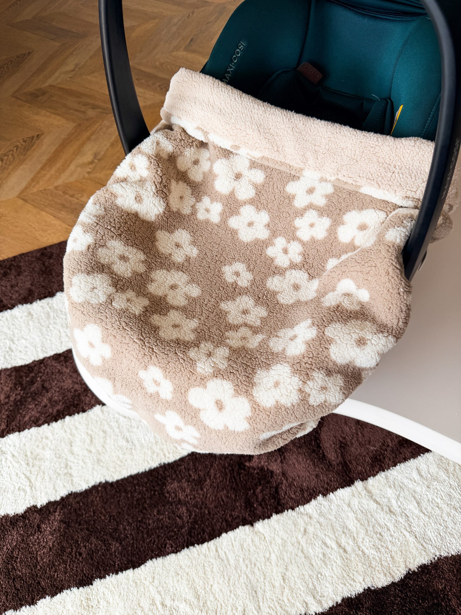 Couverture de cosy moumoute fleur écru – Image 2