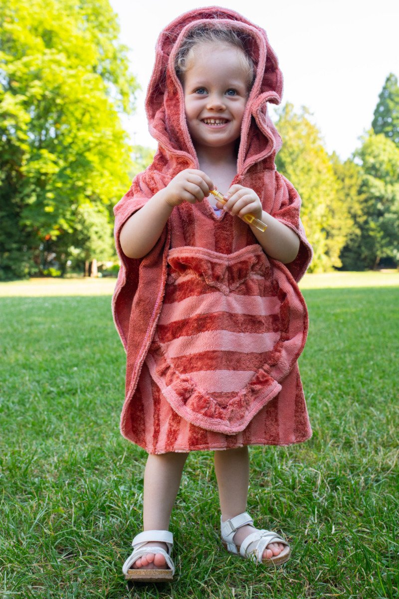 Poncho de bain rayé fraise