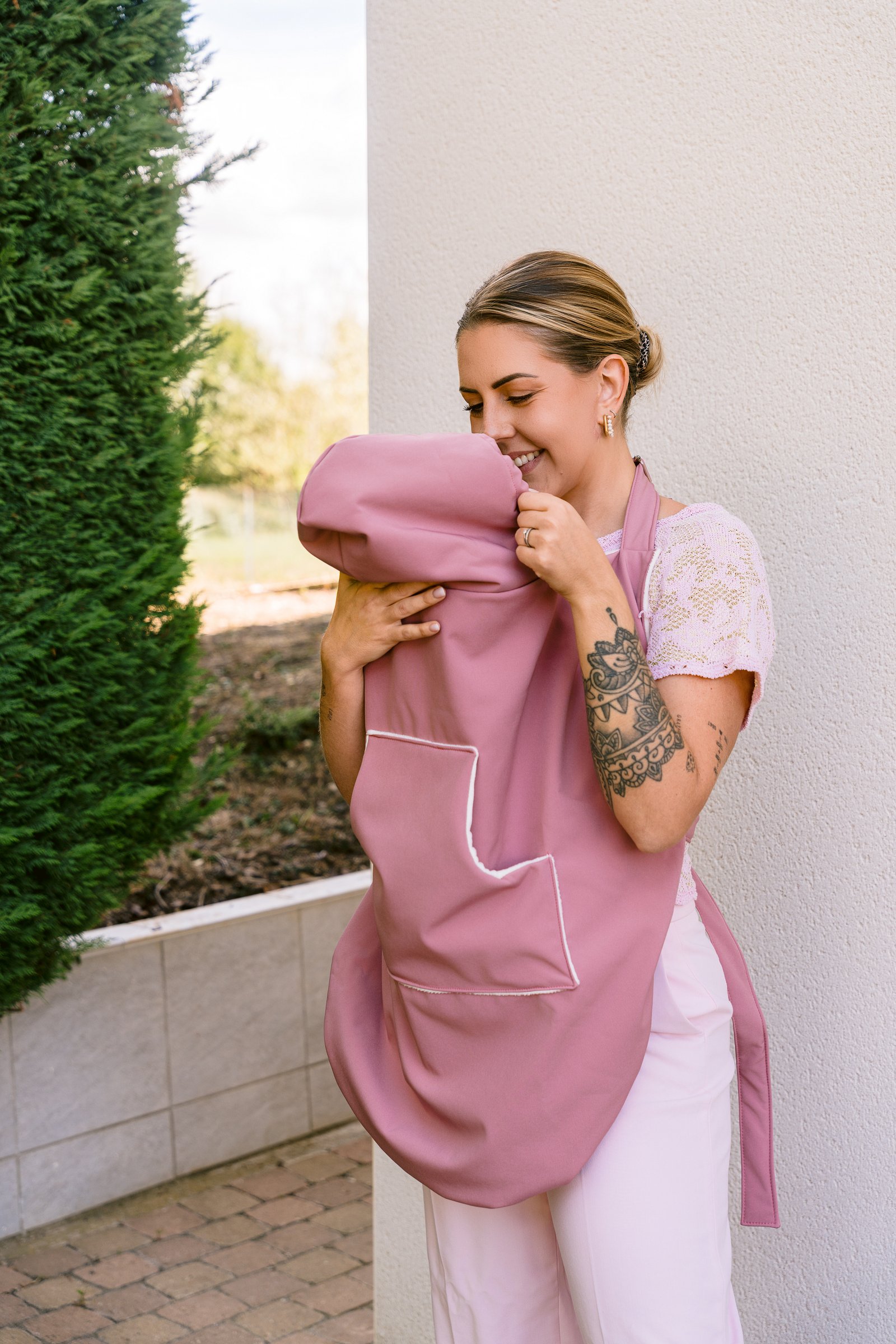 DISPONIBLE - Couverture de portage imperméable rose intense – Image 4